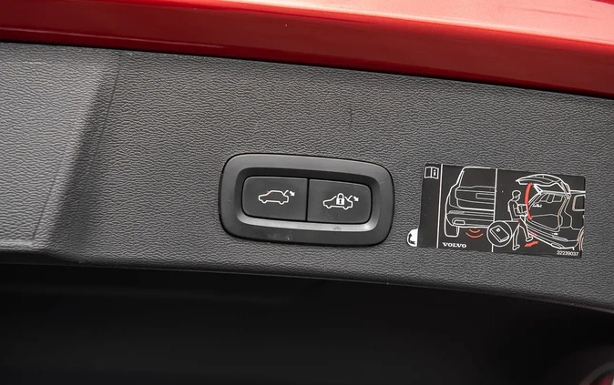 Volvo XC 40 cena 114600 przebieg: 150000, rok produkcji 2018 z Piotrków Trybunalski małe 631